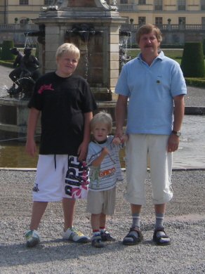 Jonnie Gidlöv med sönerna Robin och Pontus